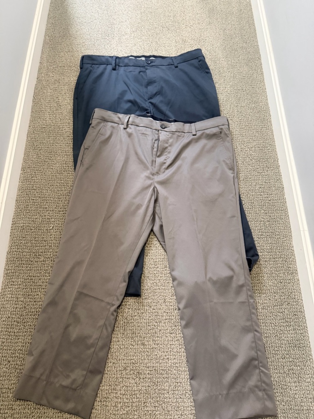 Classic Men's Golf Pants - Gray and Navy. Size 40x30